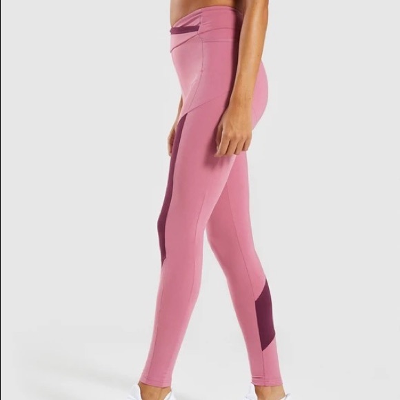 2pc set Gymshark Asymmetric Leggings + crop top - Dusky Pink/dark Ruby - Picture 7 of 13